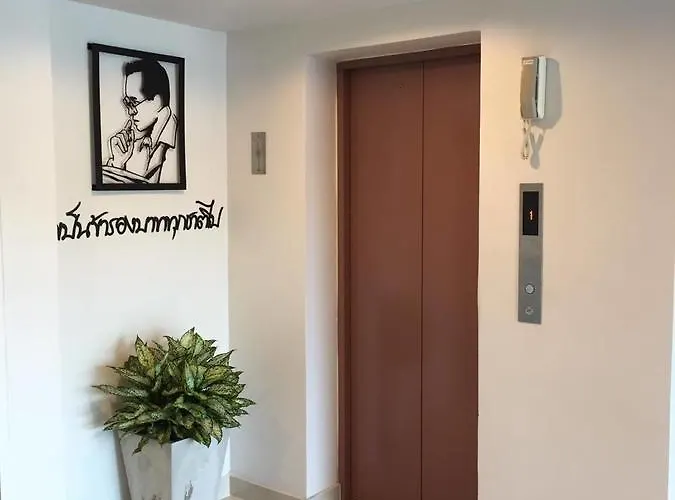 Live At Sukhumvit 105 Apartahotel 2*