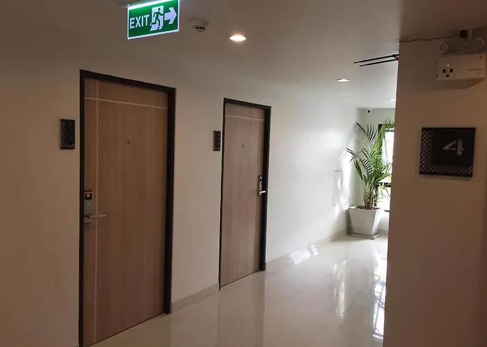 Live At Sukhumvit 105 Apartahotel